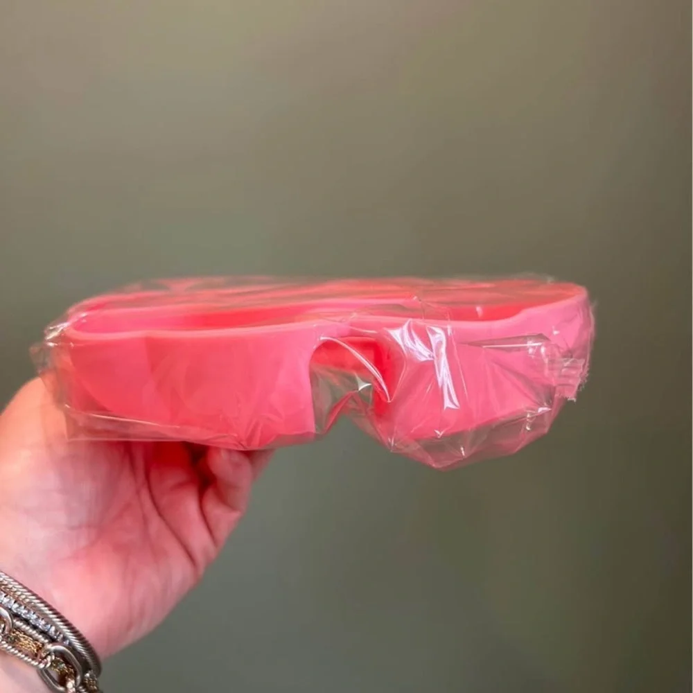 ✨BNWT - Pink Stanley Cup Silicon Snack Tray Holder✨